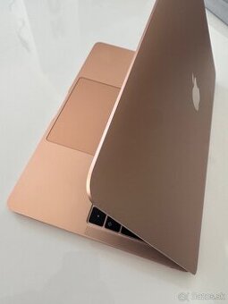 MacBook Air 13´ (2019, i5, 8GB/128GB, Gold) výborný stav