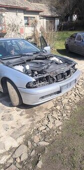 Predám na súčiastky BMW motor