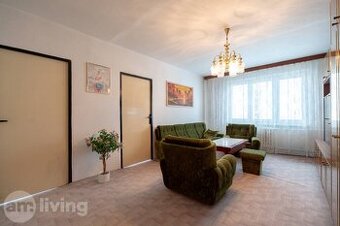 SVETLÝ - 3i byt 65 m² s potenciálom - Nová Dubnica