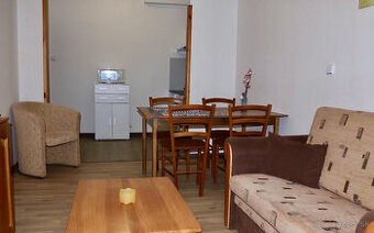 2-izbový zariadený apartmán na Velickom námestí