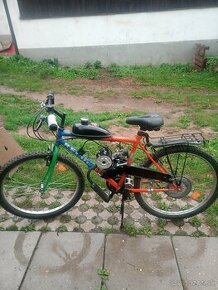 Bicykel s benzínovým motorom