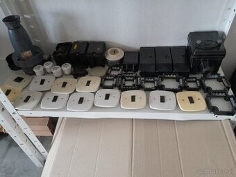 Starsie retro elektroinštalačné veci...