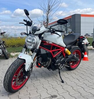 Ducati Monster 797