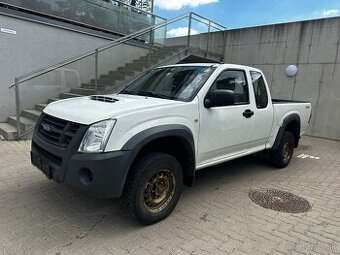 ISUZU D MAX 2,5 TD 4X4 100KW ŤAŽNÉ 3000 KG