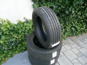 Predám 4x letné pneu Goodyear 215/60 R17 96HXL