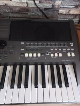 Yamaha psr s 670