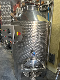 Vinifikátor a kryomaceračná nádrž CRYO-SPIN