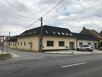 Predám zrekonštruovanú bytovú budovu v obci Šelpice