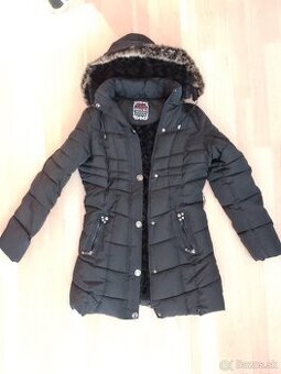 Dámska čierna zimná bunda v. L - TOP stav