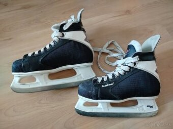 Chlapčenské ľadové korčule v. 35