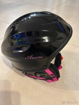 Damska lyžiarska prilba