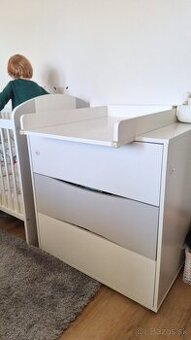 Komoda s prebalovacím pultom
