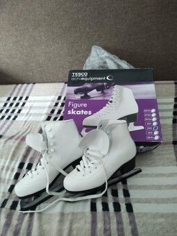 Predám dievčenské korčule