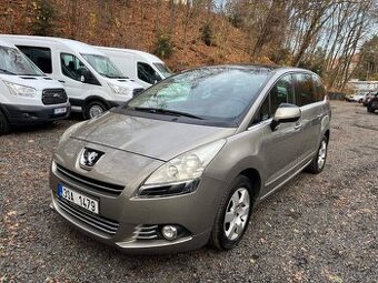 Peugeot 5008 2.0 HDI 110kW pano klima tažné 2010 ČR