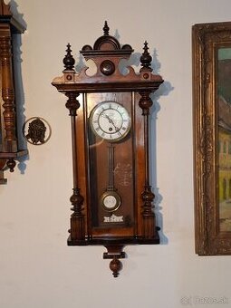 Predám funkčné starožitné nástenné hodiny Muhlheim Reinhold