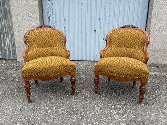 Dvě starožitné křesla historismus