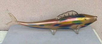 Veľká sklenená ryba, dĺžka 52 cm.