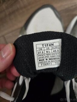 obuv značka ASICS