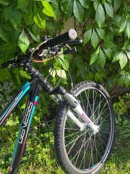 Horsky bicykel genesis