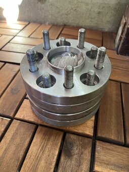 Predám rozširovacie podložky 20 mm 5x108 63,4 mm v TOP stave