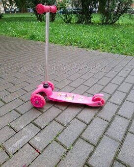 Detská kolobežka 3 kolesová svietiaca