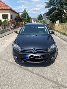 VW Golf 1,4 TSI kombi Rezervované