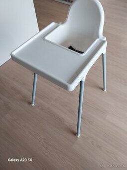 Stolicka na kŕmenie IKEA