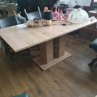 Predám rozkladací stôl