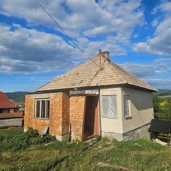Predame rodinny dom pred rekonstrukciou Sása - 1
