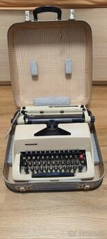 Písací stroj CONSUL 2223 v pôvodnom kufríku - retro