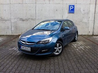 Opel Astra Hatchback 1.4 benzín 74 kW