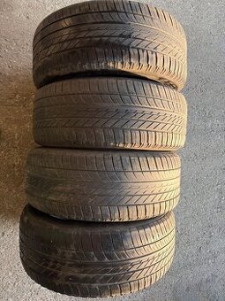 255/50R20 Good Year