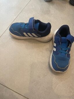 Detske tenisky adidas. Velkost 27