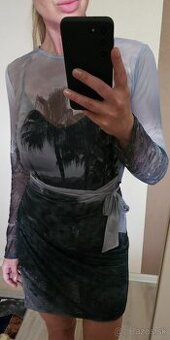 Never fully dressed šaty