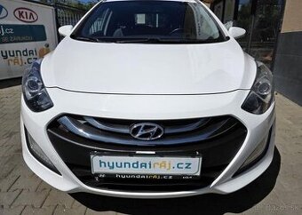 Hyundai i30 1.6-KAMERA-NÍZKÉ KM