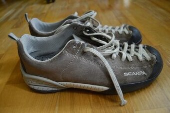 predam turisticke topanky SCARPA