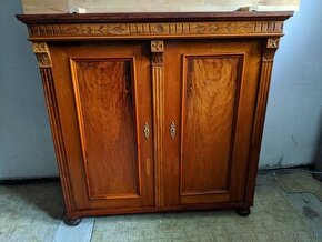 Starožitná skriňa č.1