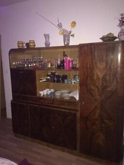 Sekretár vo veľmi dobrom stave