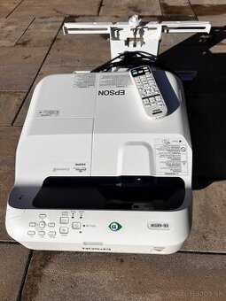 Projektor Epson EB-685W