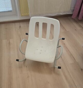 Otočná stolička do sprchy
