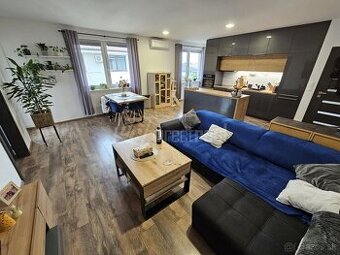 Moderný, veľmi pekný 3 izbový byt s terasou a 2 parko… - 1