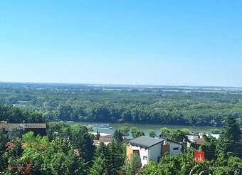 Stavebný pozemok s výhľadom na Dunaj, Karpaty a Rakúsko – Kr