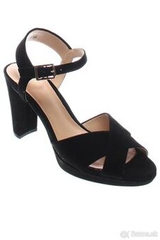 Clarks kožené sandále, PC 139,95 eura. veľ. 38