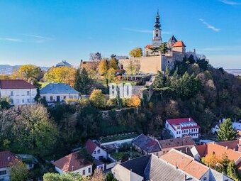 Bývanie alebo podnikanie PRIAMO pod Hradom