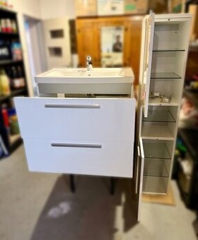 Predám 2 kúpeľňové skrinky s umývadlom JIKA Cubito