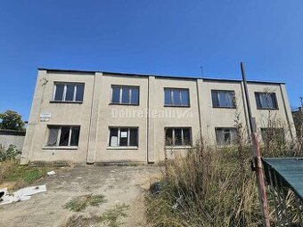 Na predaj komerčná budova v centre Nového Mesta nad Váhom – 