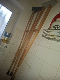 Klasické barly,drevenné barle,zdravotná pomôcka