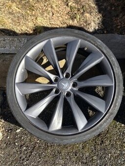 5x120 R21 originál tesla model S