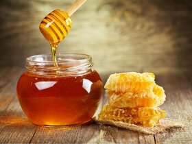 Jarný včelí med