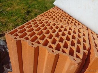 Predám brúsenú tehlu Britterm 30cm